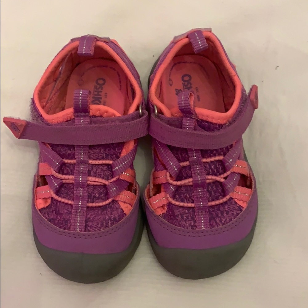 Girls hiking sandals
